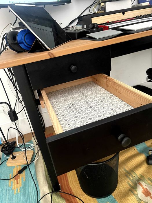 Mesa de Escritório com Gavetas Seminova!