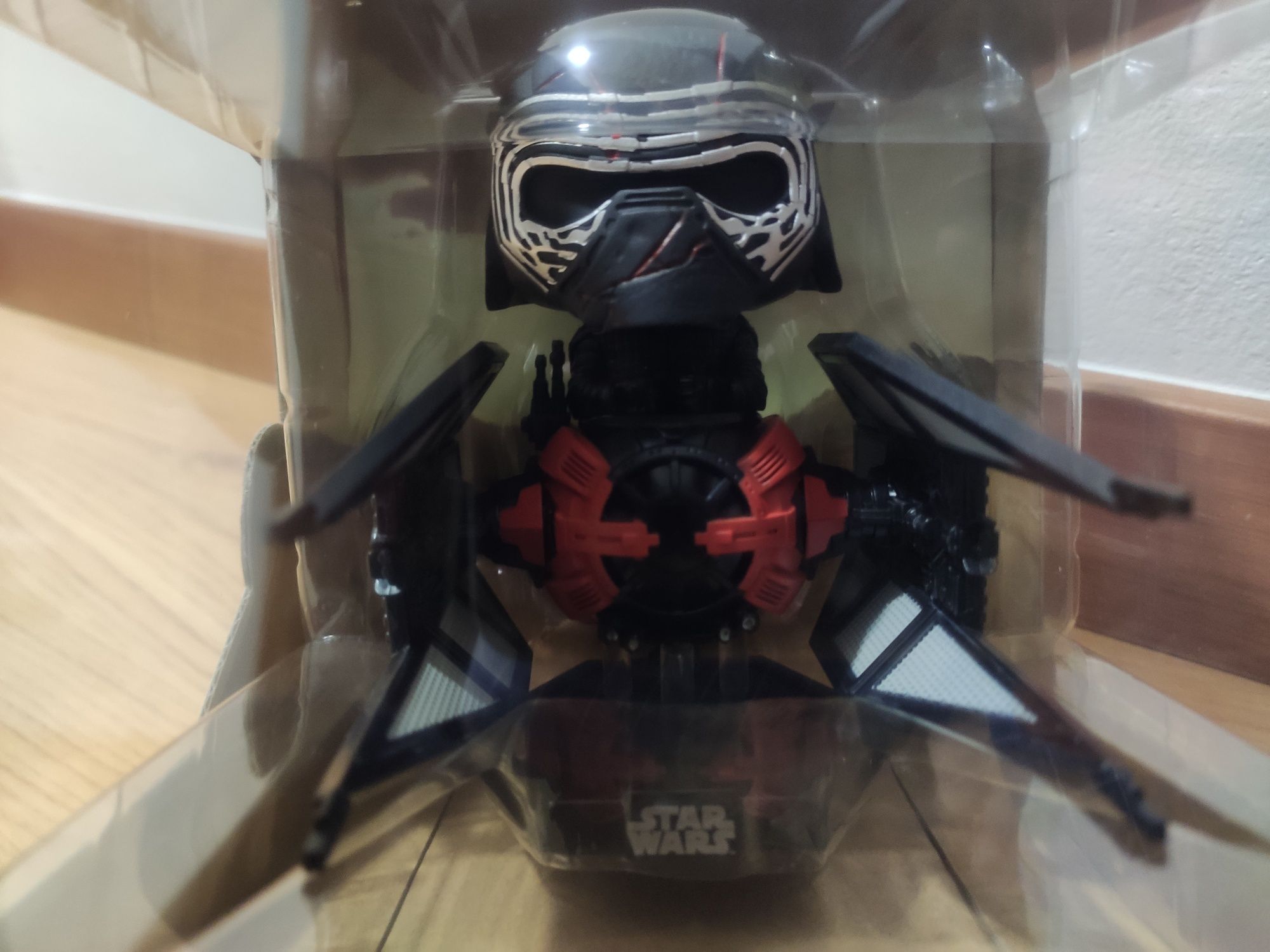 Funko Pop Star Wars - Supreme Leader Kylo Ren 321