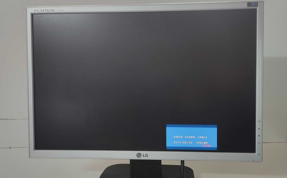 Monitor LCD da Marca LG de 19 Polegadas