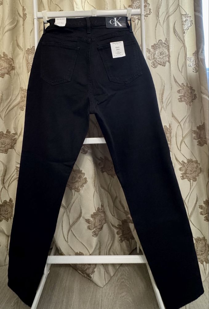 Джинсы Calvin Klein