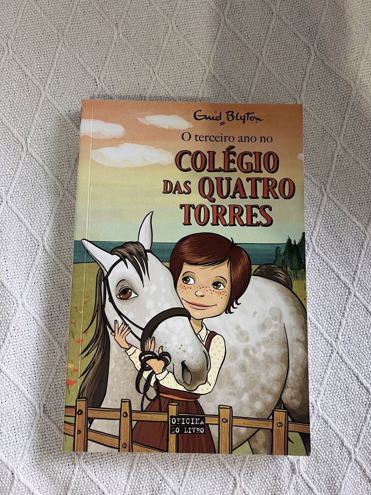 Livros infantis variados