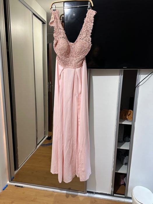 Sukienka pudrowy róż długa