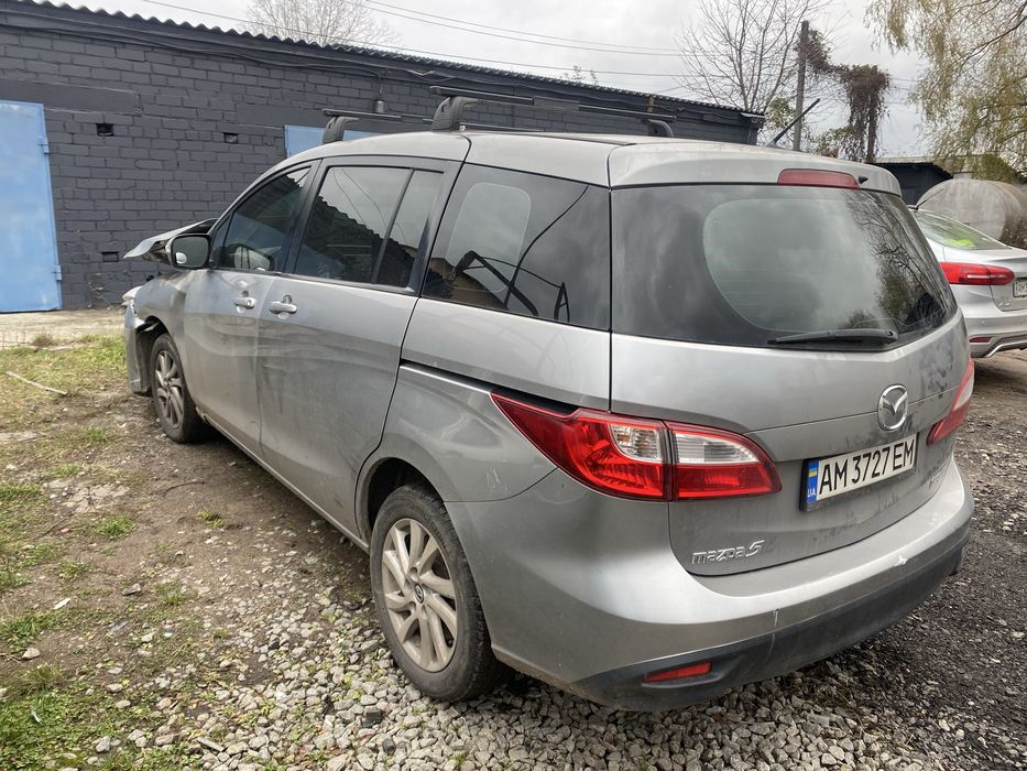 Mazda 5 2013 року після дтп