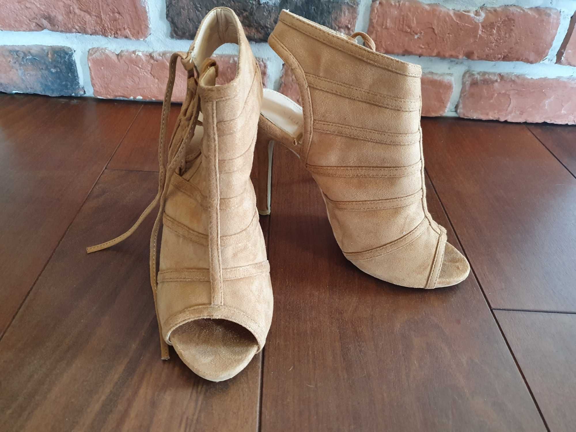 Buty szpilki sandały rozmiar 38 Vices camel