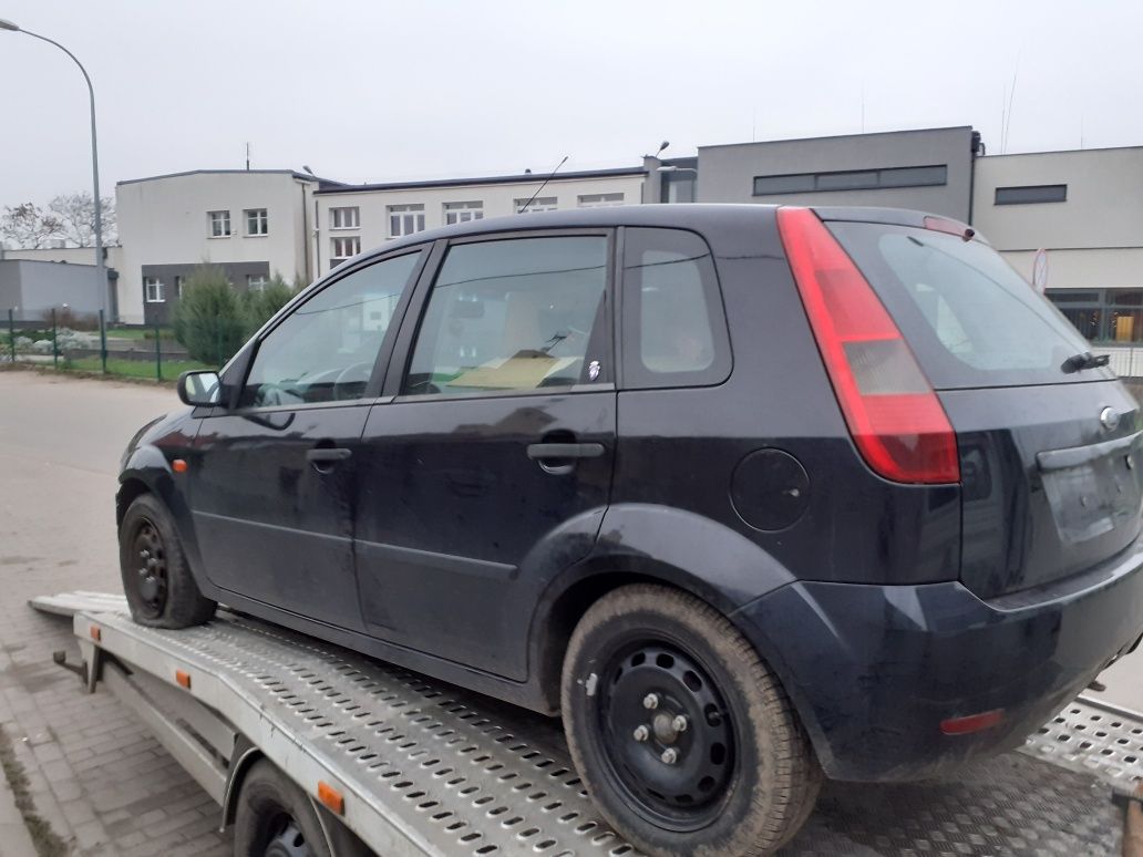 Ford fiesta mk6 1.6 na części