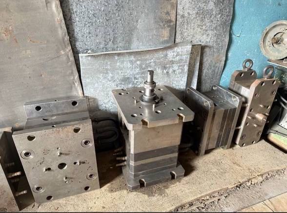 Прес форма, прес форми, для литья пластмаси