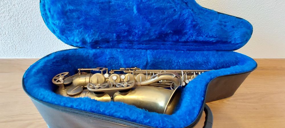 Saxofone Tenor - L.A (USA) RARO!!! (oferta de estojo)