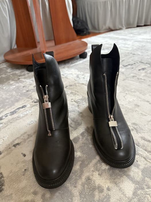 Жіночі осінні ботинки