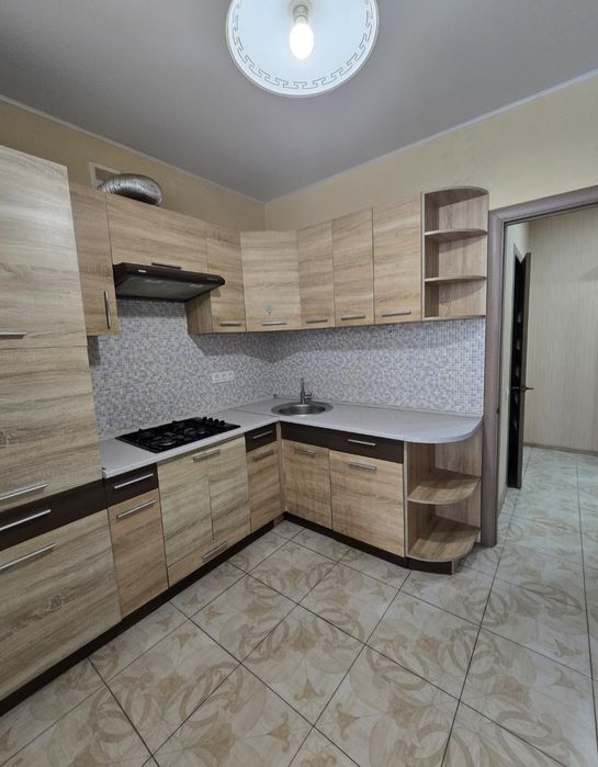 Оренда 1 кімнатна нова квартира 37м2, новий будинок, зачинена територ