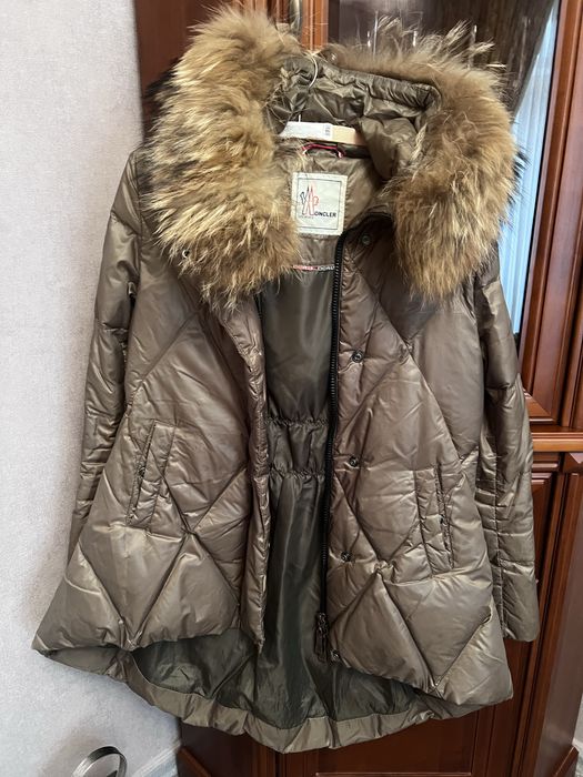 Пухова куртка Moncler