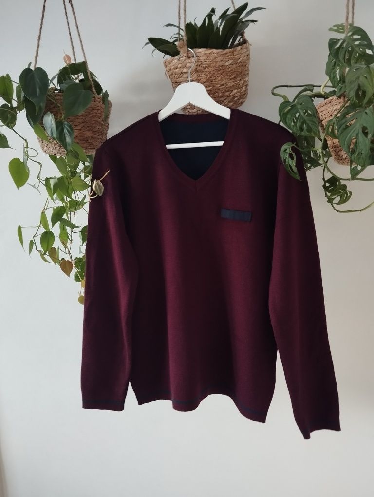 Bordowy męski sweter w serek z wełną r. M/L