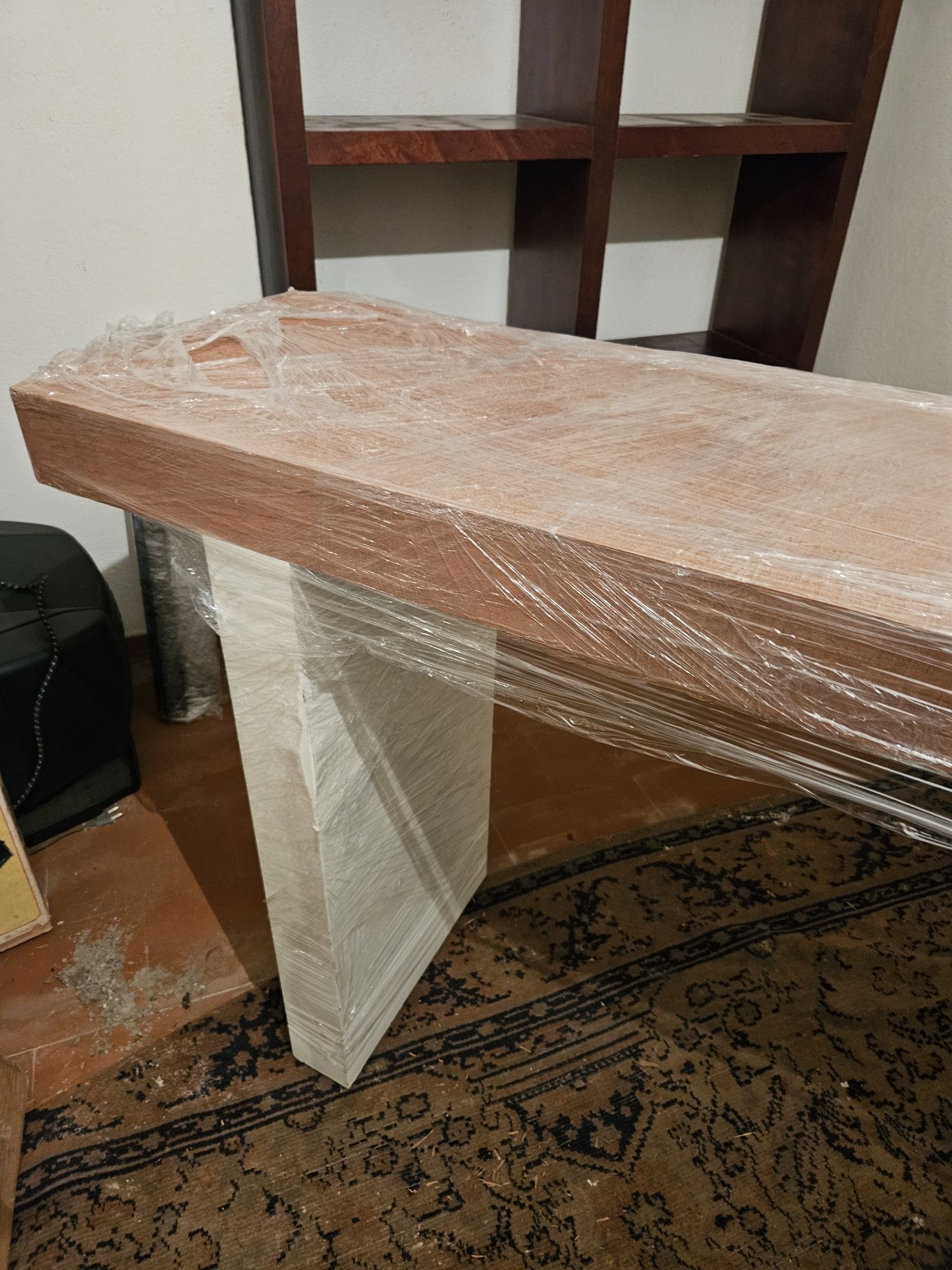 Consolade madeira maciça,  como nova, 150 x 90 x 40