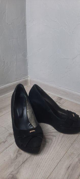 Замшеві туфлі на платформі