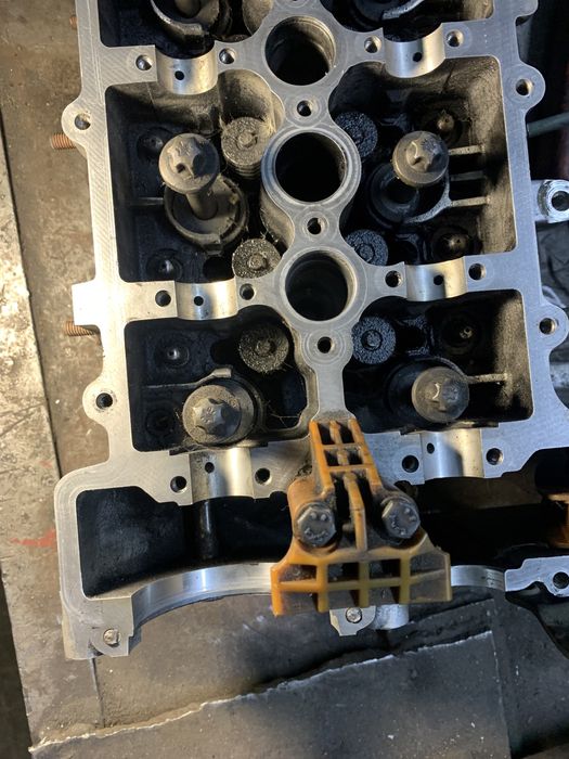 Продам ГБЦ на бмв е39 3,0тди м57