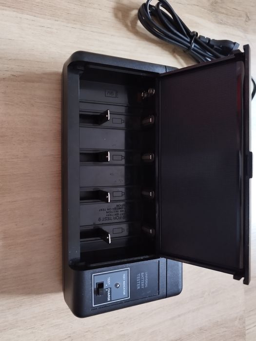 Ładowarka do akumulatorów Philips PNC 251