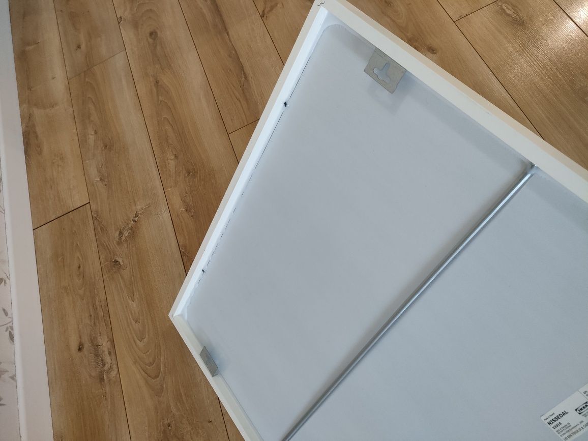 Lustro Ikea NISSEDAL