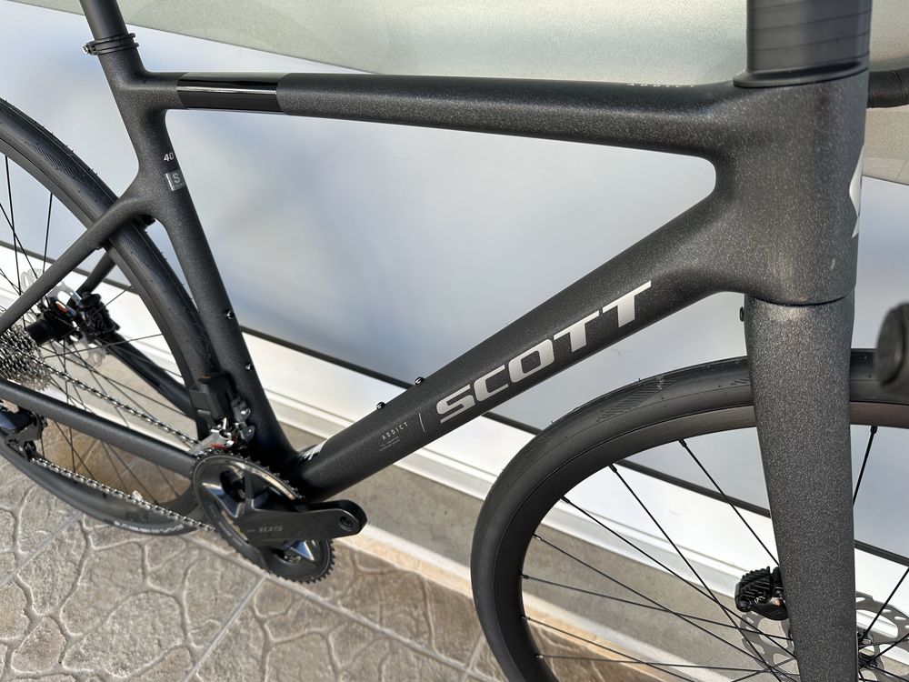 Bicicleta Scott Addict 40 - modelo 2025 di2