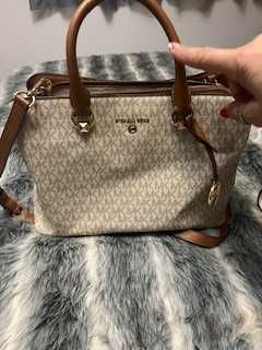 Mala Mickael Kors, usada somente 2 vezes