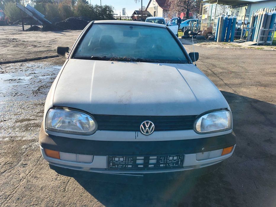 VW Golf III, 1996r, 1.8 - na części.