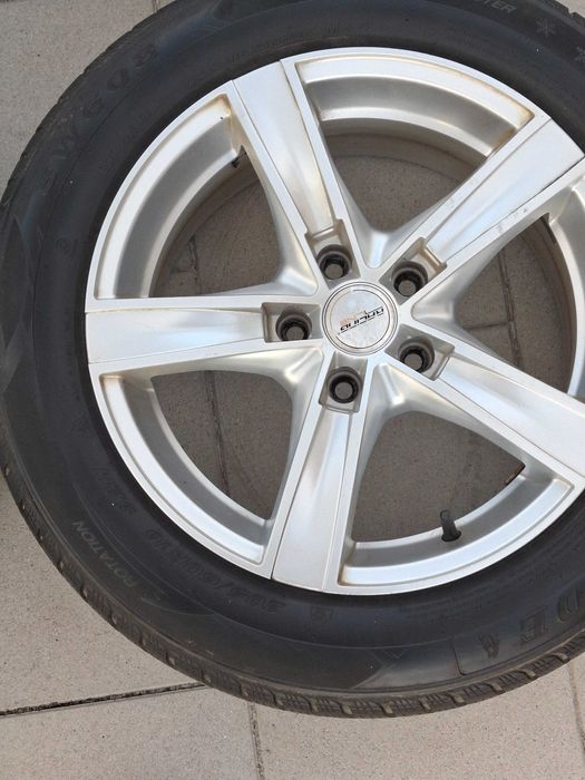 Komplet frlgi i opony zimowe roz.: 205/60 R16 na felgach aluminiowych