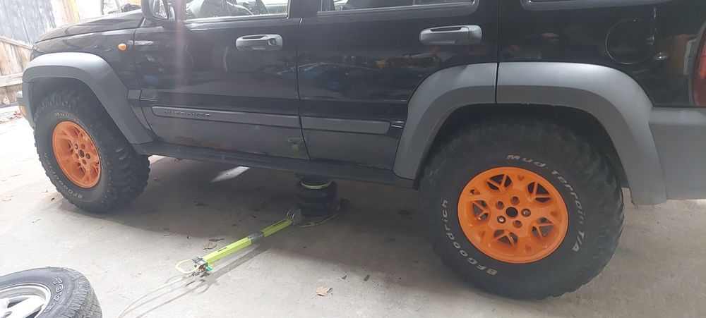 Koła komplet 4 szt. 5x114.3  285/75 r16