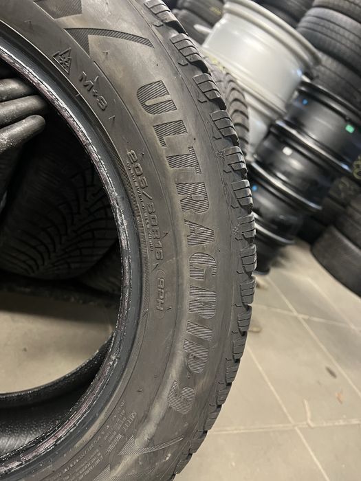 Opony zimowe 205/60/R16 Goodyear Ultragrip 9 - 4 sztuki