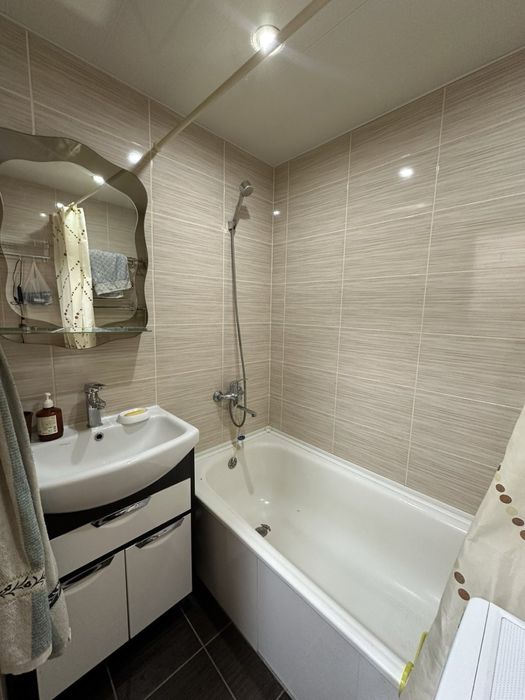 ВІЛЬНА‼️Подобово двокімнатна центр перший поверх