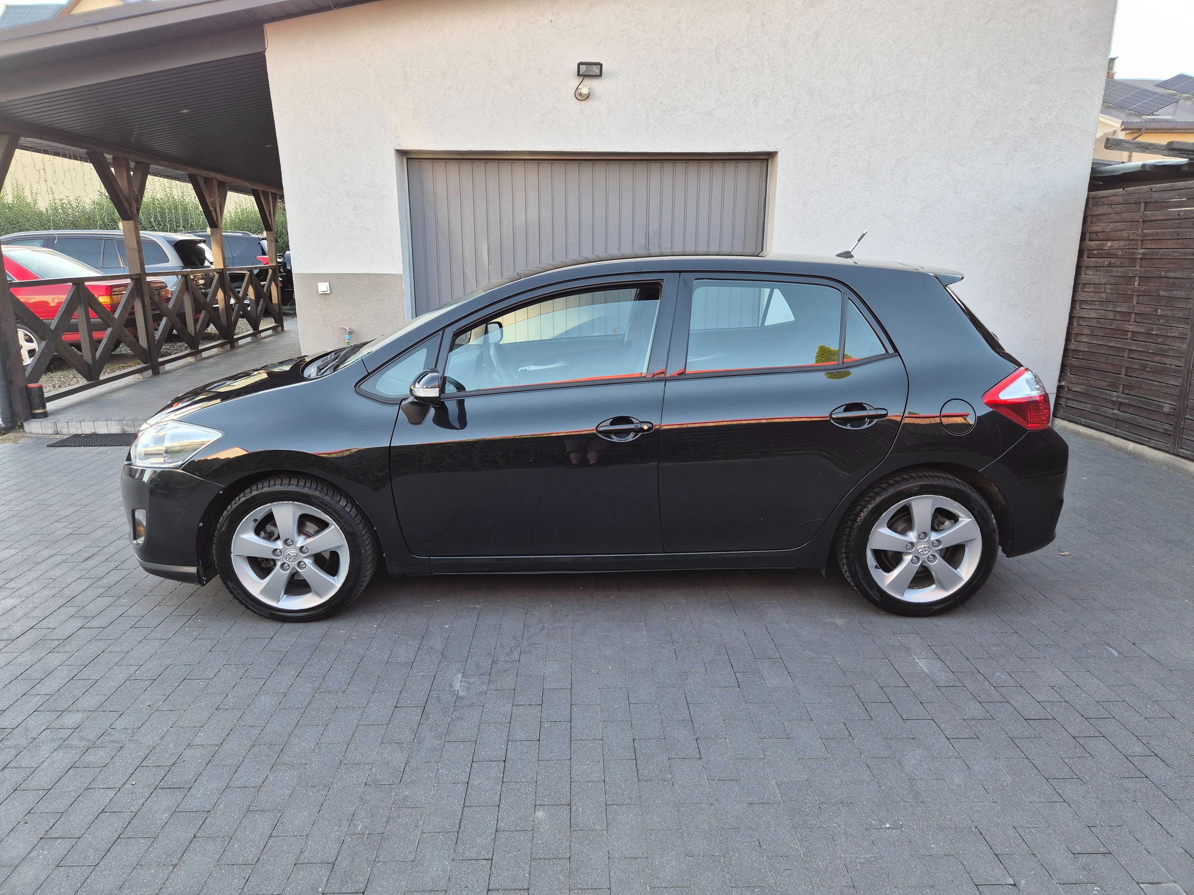 Toyota Auris Hybryda Automat Kamera Clima Nowe Opony Czarna Zadbana **