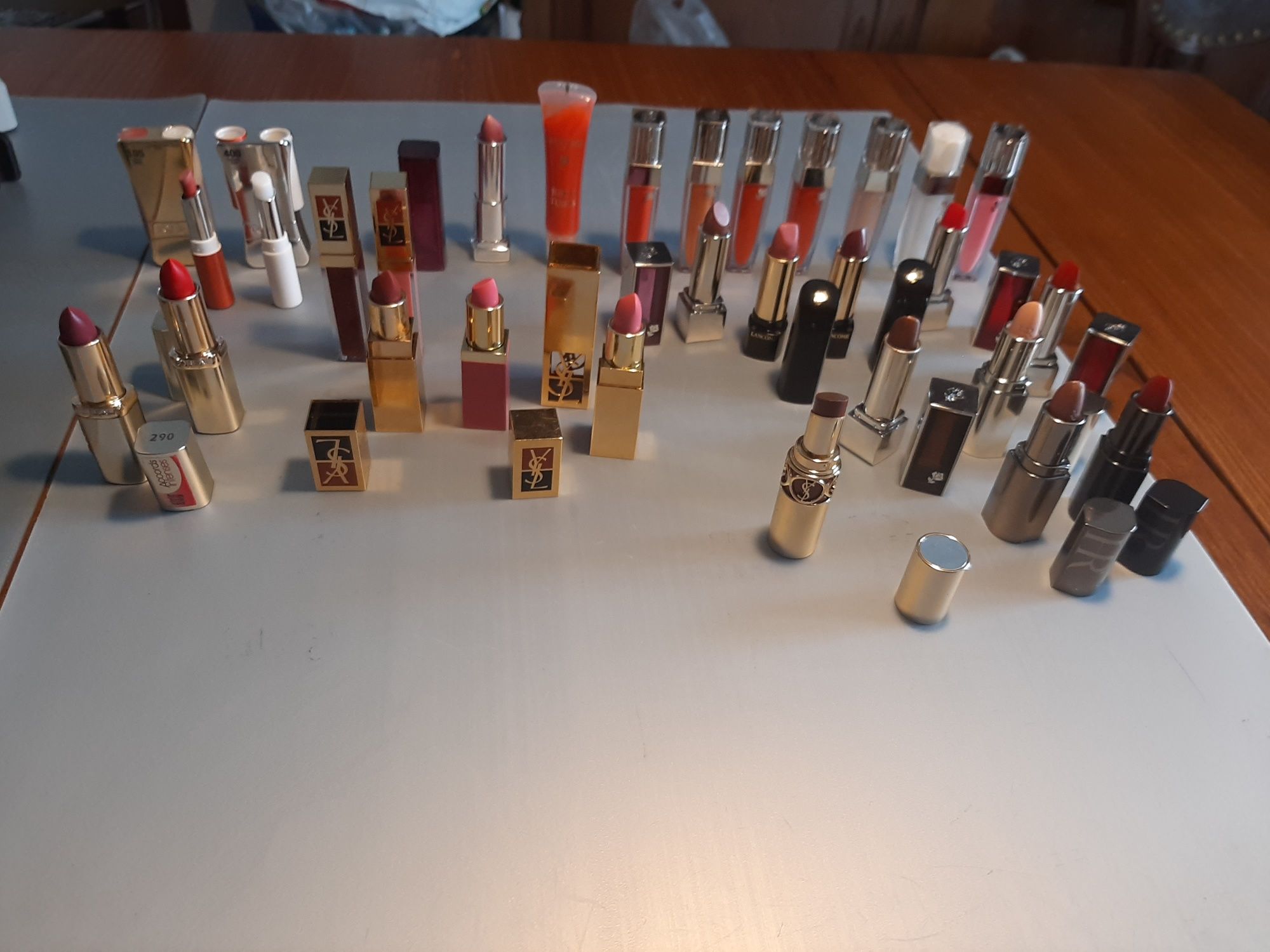 Batons YSaintLaurent, HR, Lâncome, Loreal,