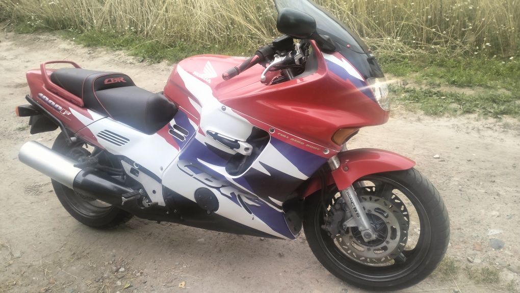 Honda CBR 1000f ...