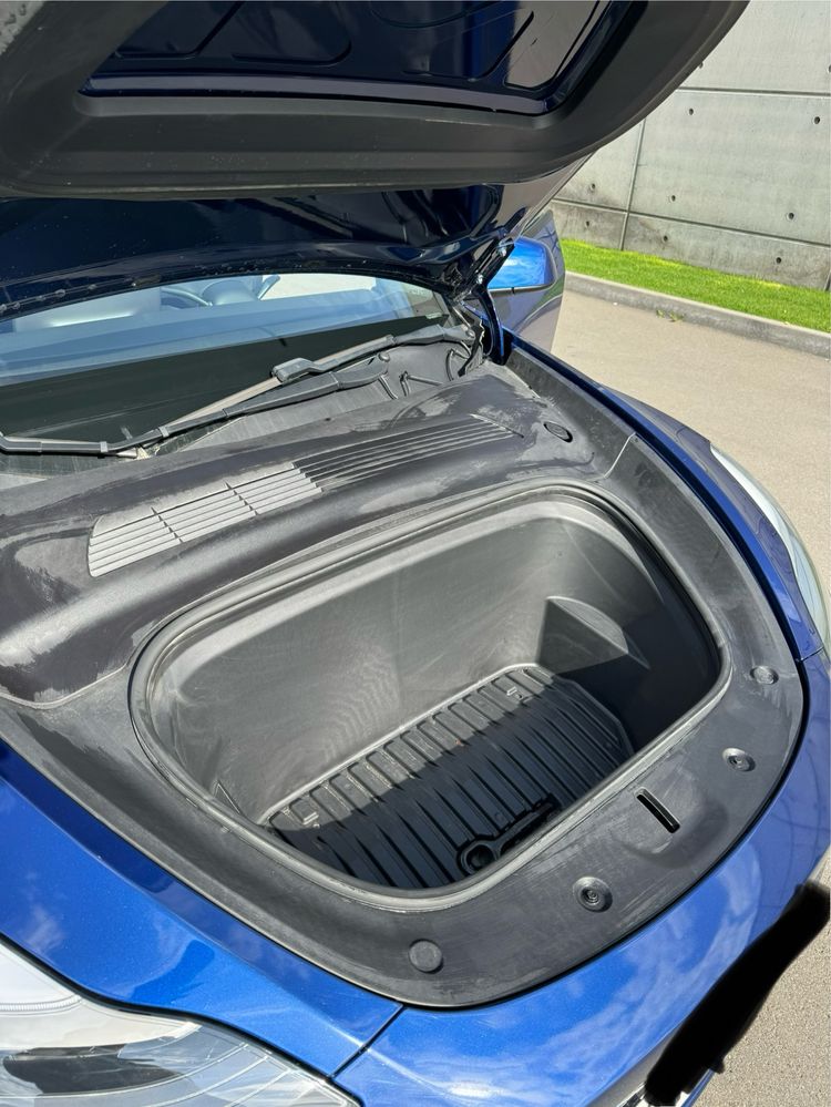 Tesla model Y dual motor