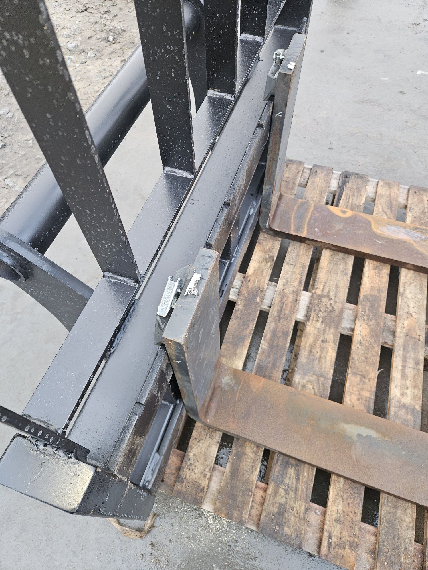 Paleciak manitou JCB Qfit Kramer  inne widły