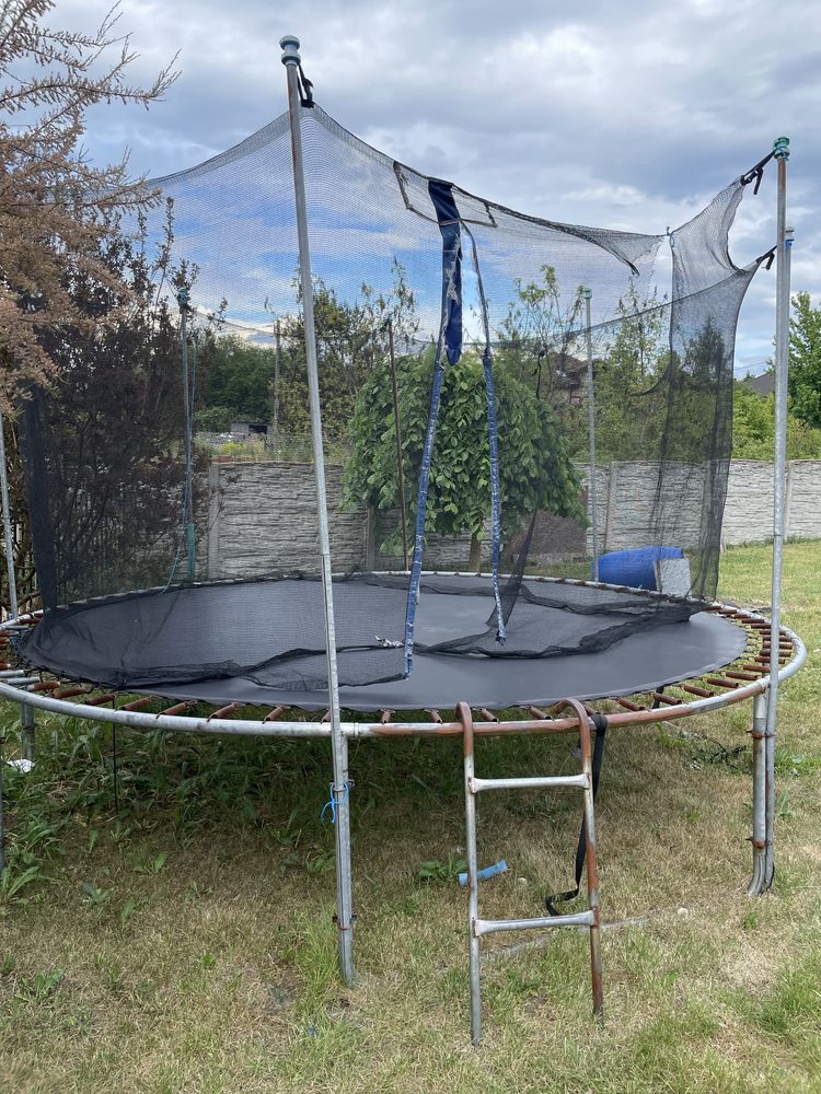 Trampolina dla dzieci