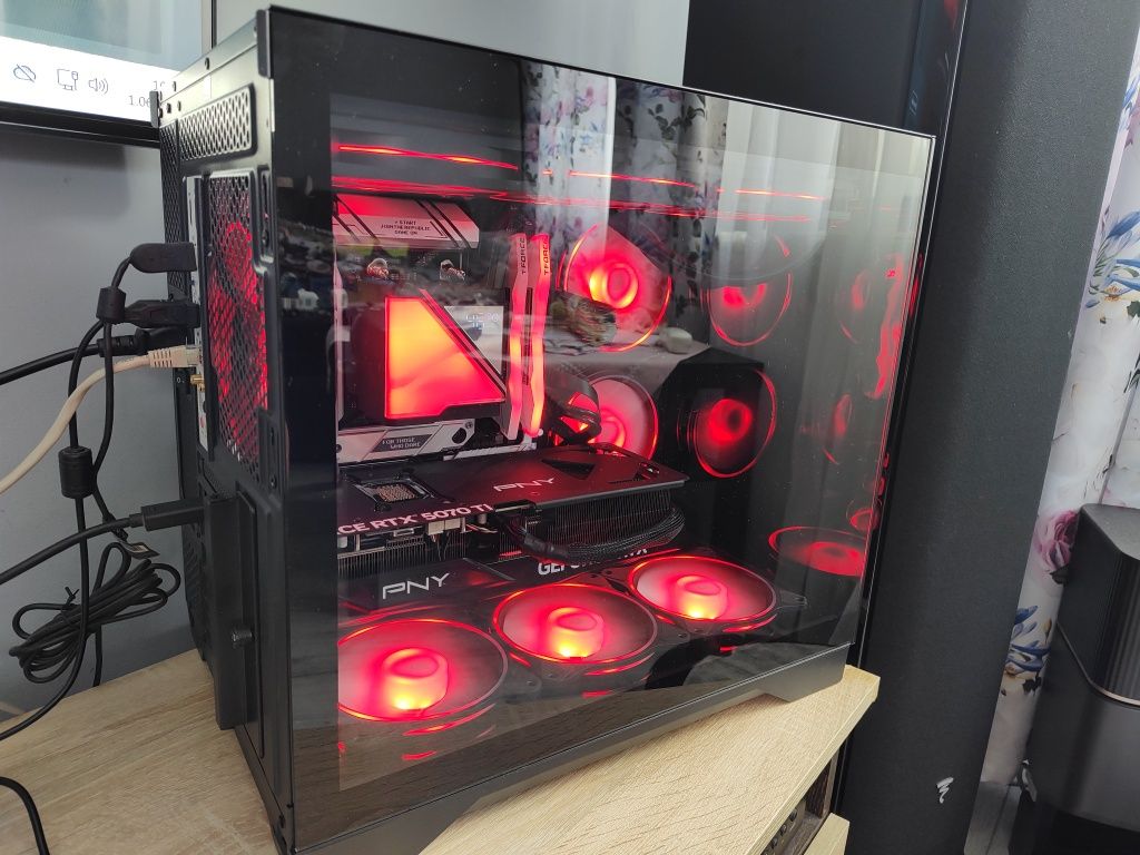 Komputer rtx 5070 ti, ryzen 7700, 32gb ddr5, asus rog strix b650, 850w