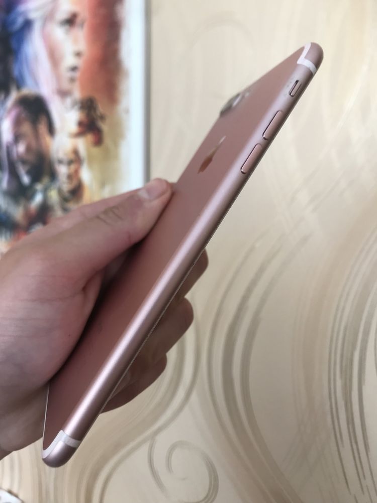 Iphone 7 plus 32gb rose gold гарний стан