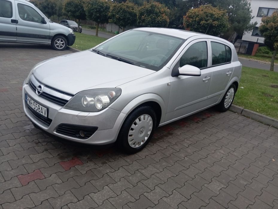 Astra H 1.6 LPG mały przebieg nie pobiera oleju!!!