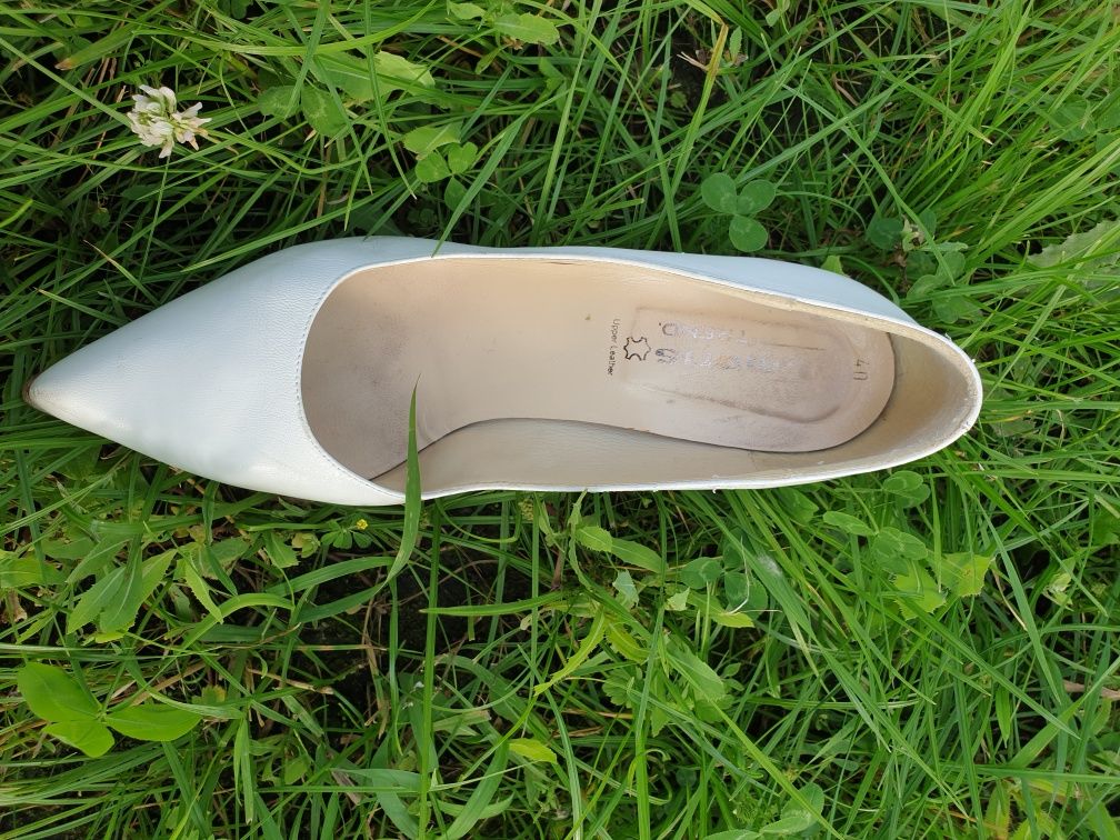 Белые туфли лодочки Tamaris натуральная кожа