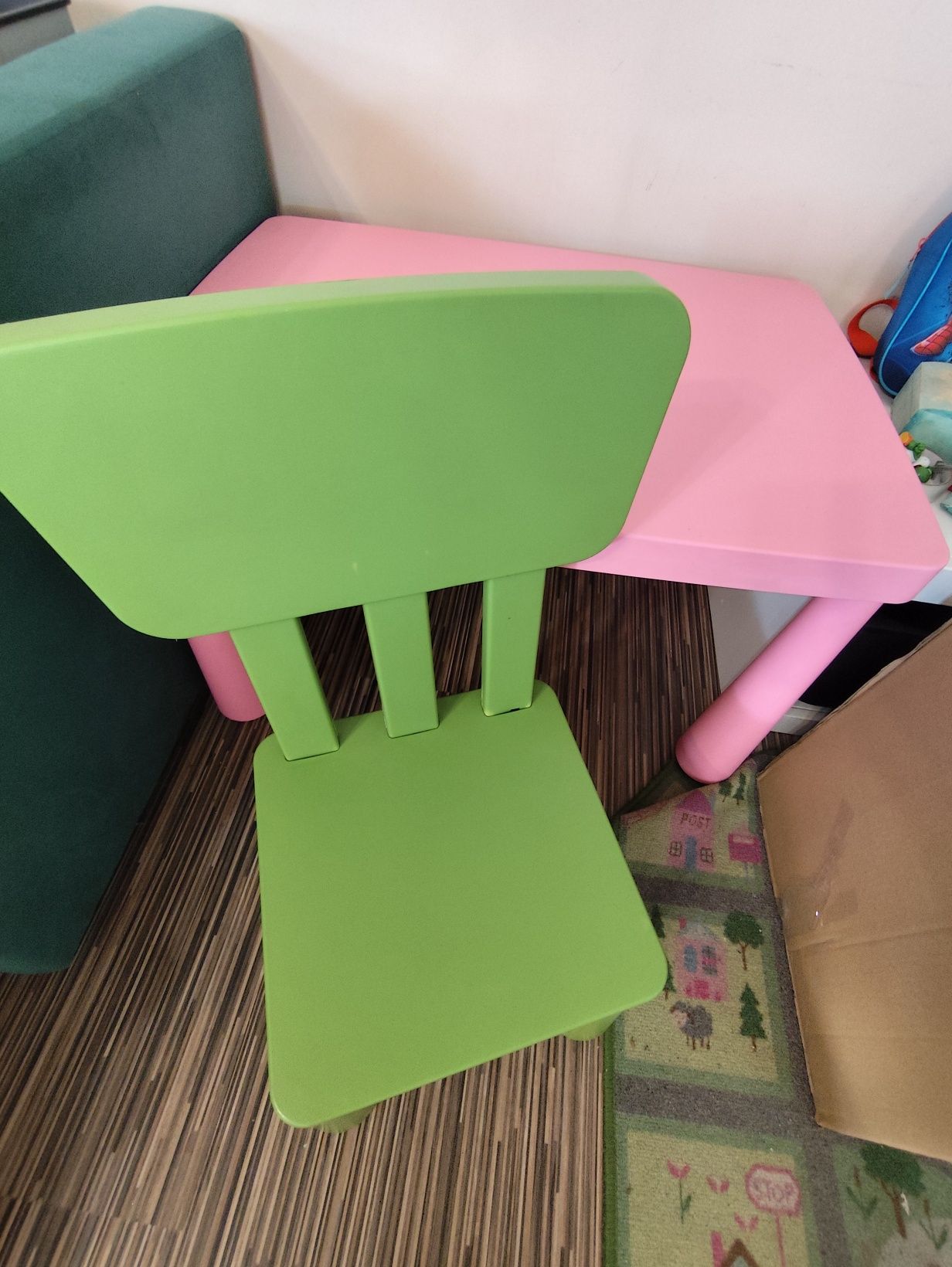 Krzesełko i stolik Ikea