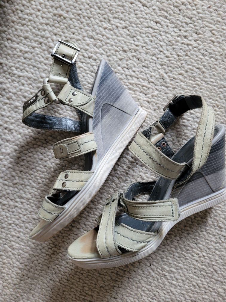 Sandały 37 Carinii skóra koturn buty letnie