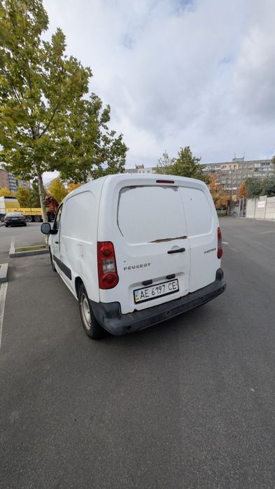 Продам Peugeot Partner 2011 Срочно! Торг