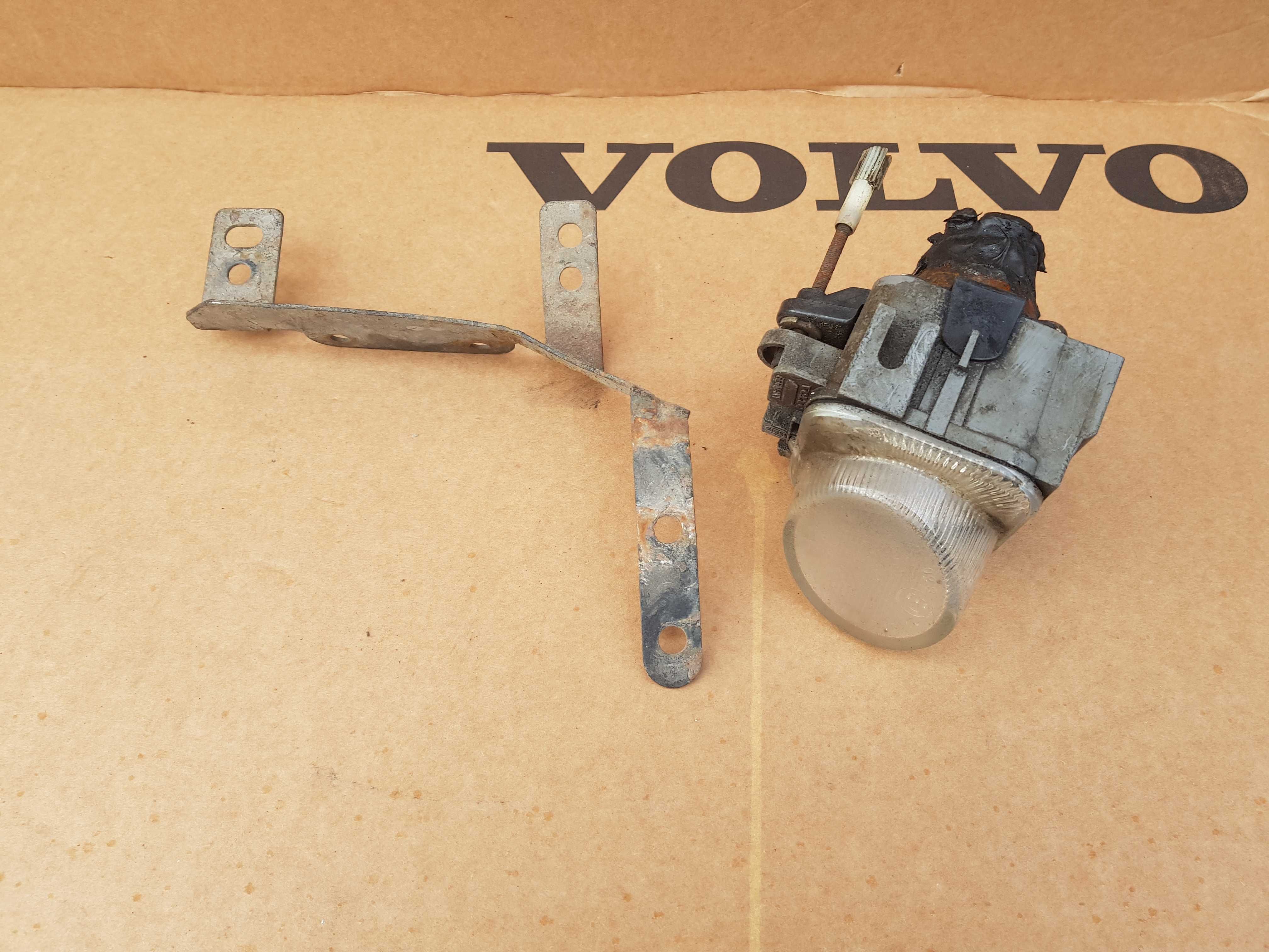 VOLVO S60R V70R Halogen Lampa Zderzaka RADOM