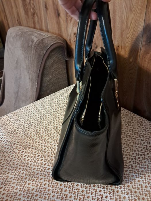 Torebka Kazar czarna lakierowana pojemna