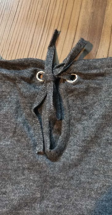 Cienki sweterek (bluzka) ala "nietoperek" z rękawami 3/4 marki Promod