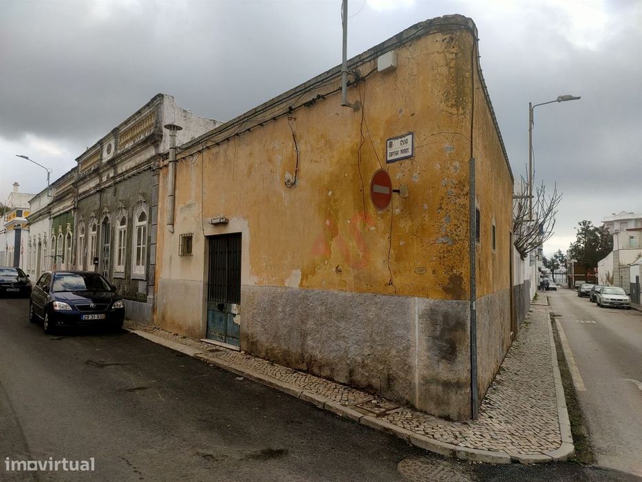 Prédio com projeto aprovado em Olhão, Faro