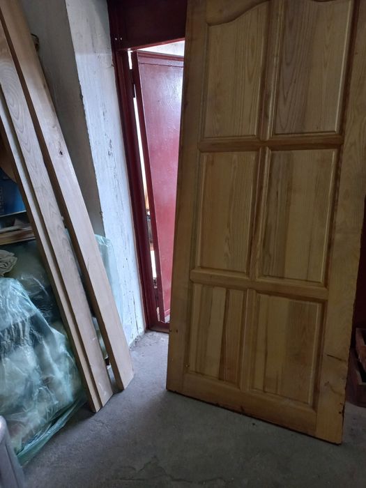 Двері дерев'яні, ясенові