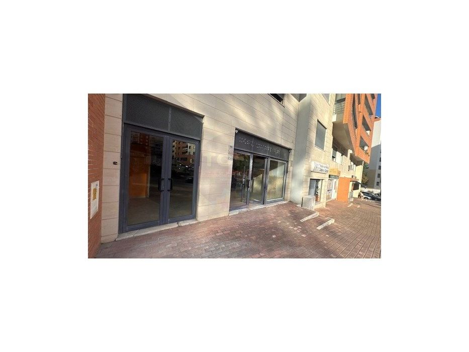 Loja Ampla para Comércio e Serviços nas Colinas do Cruzeiro - Odivelas