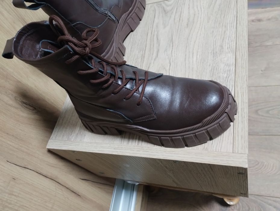 Шкіряні ботінки 37р, 24 см.