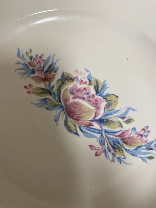 Блюдо с золотым ободком