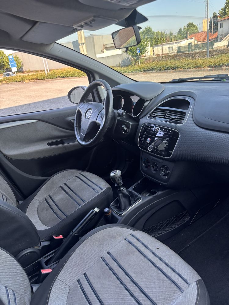 Fiat Punto 1.2 Gasolina - Desde 100€ mês