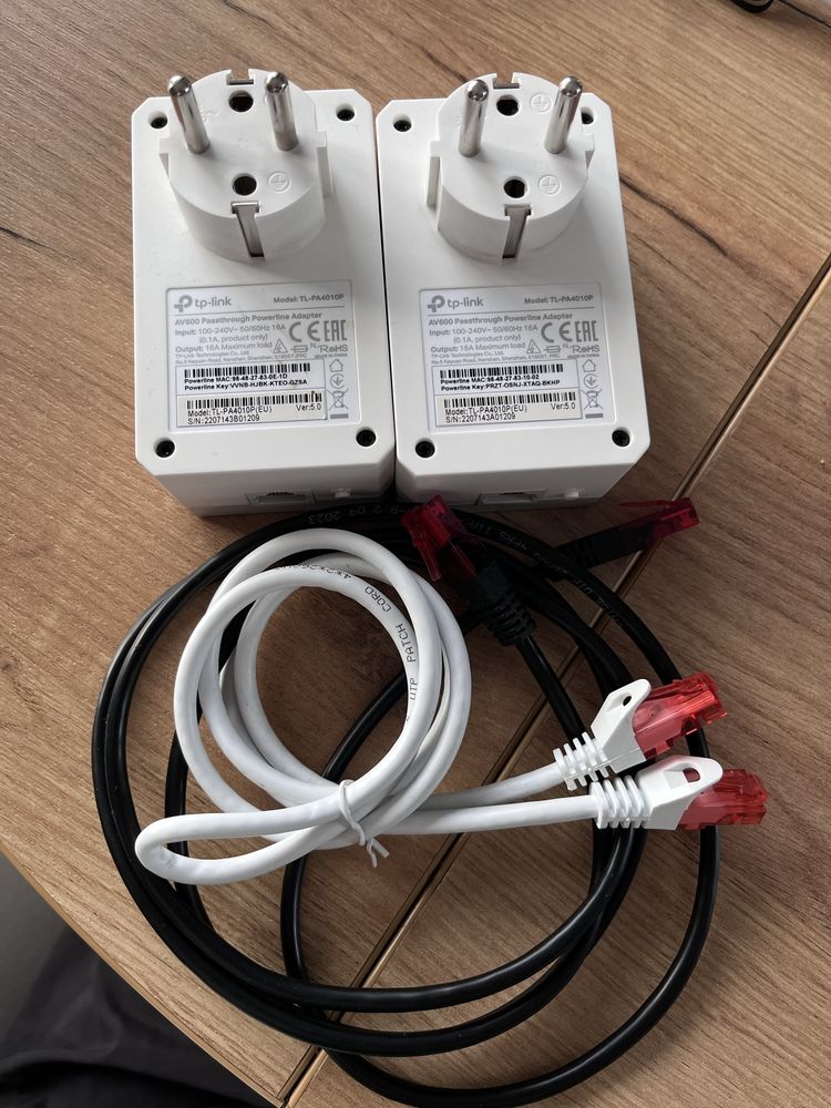 Transmiter sieciowy TP-Link TL-PA4010P